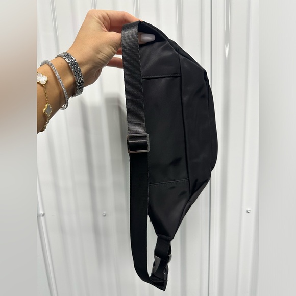 Alo Explorer Fanny Pack - Picture 4 of 4